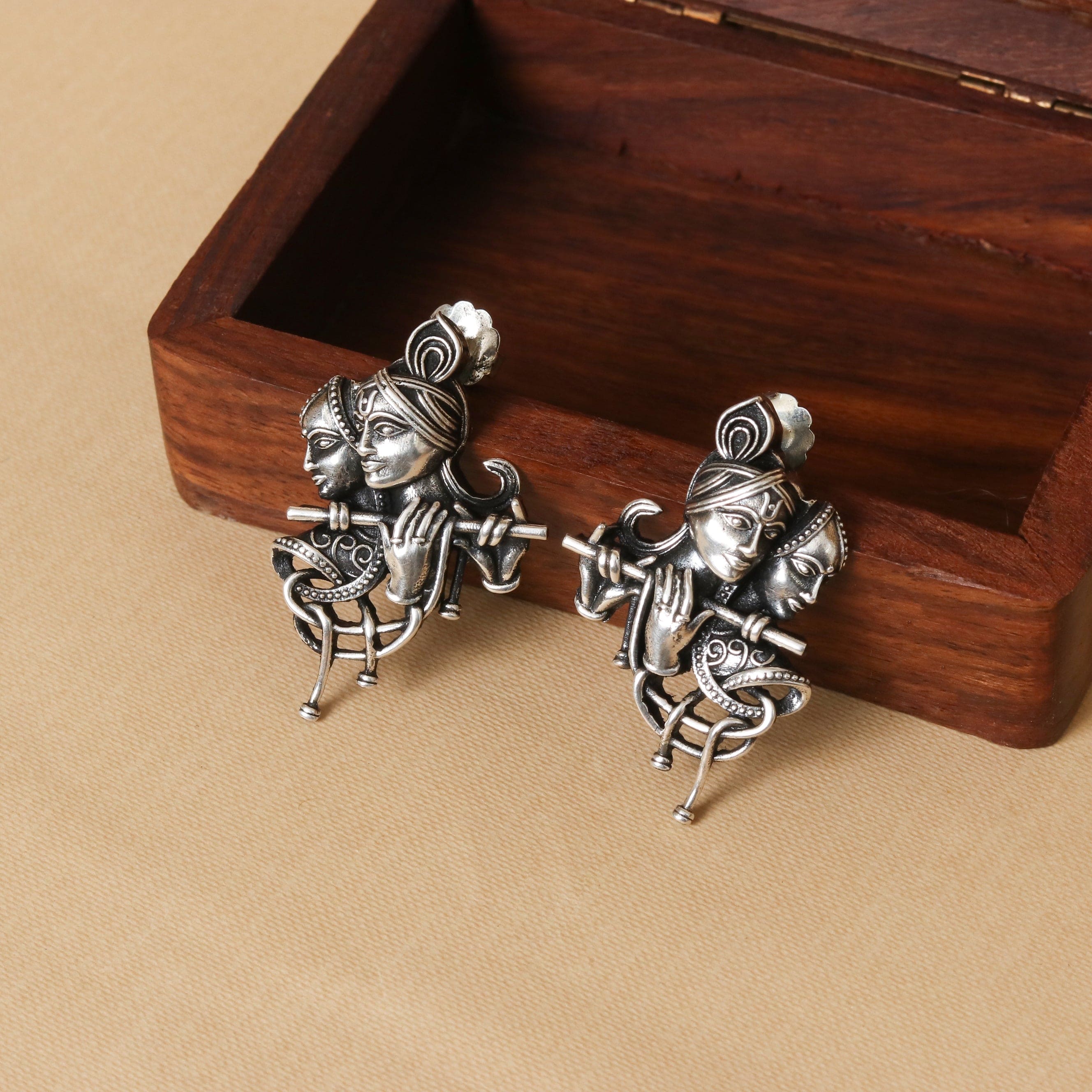 EarrING