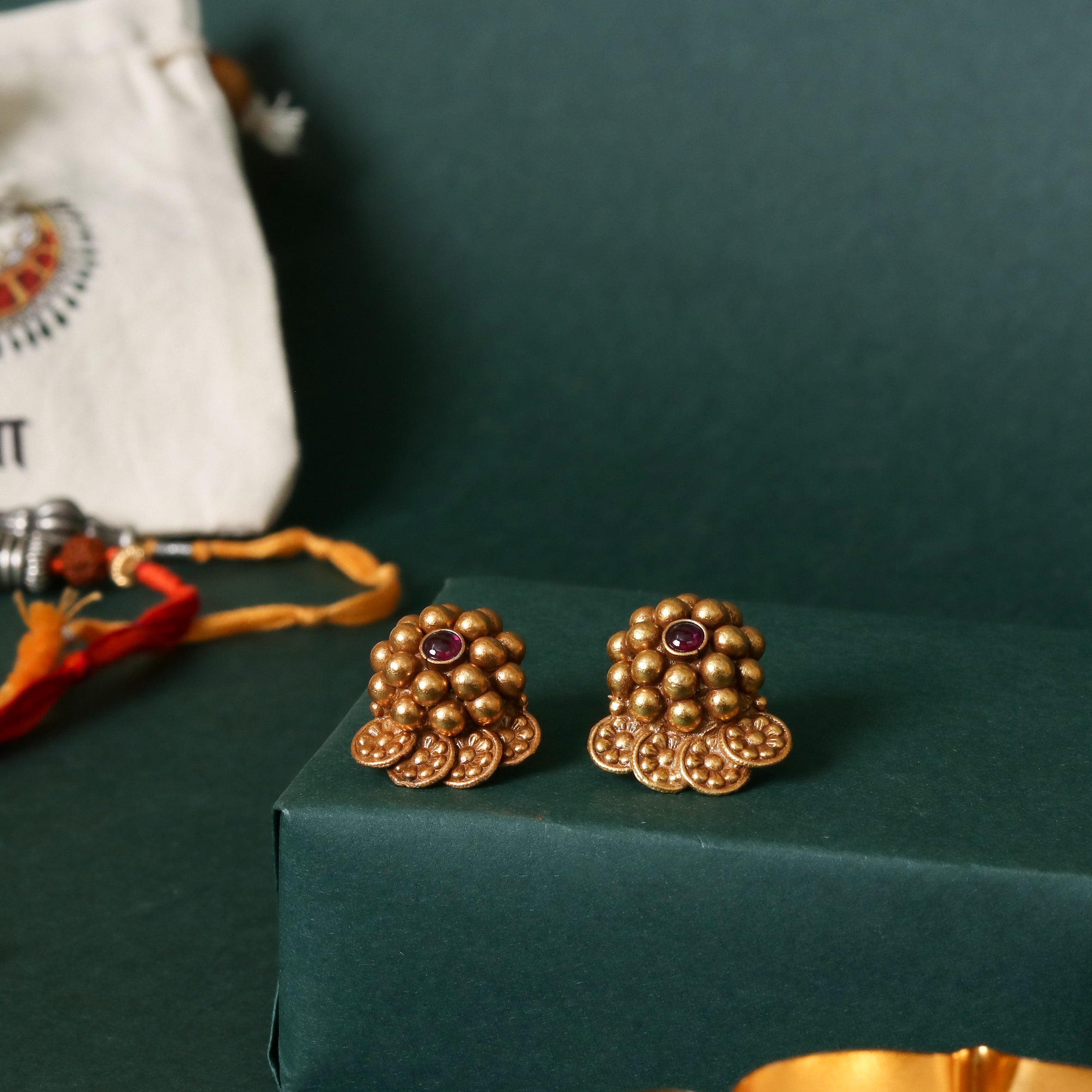 Goldplated Kudi Studds