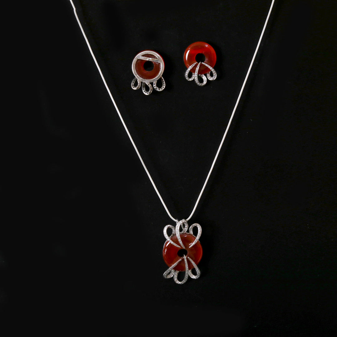 Hessonite -Diamond Pendant Set