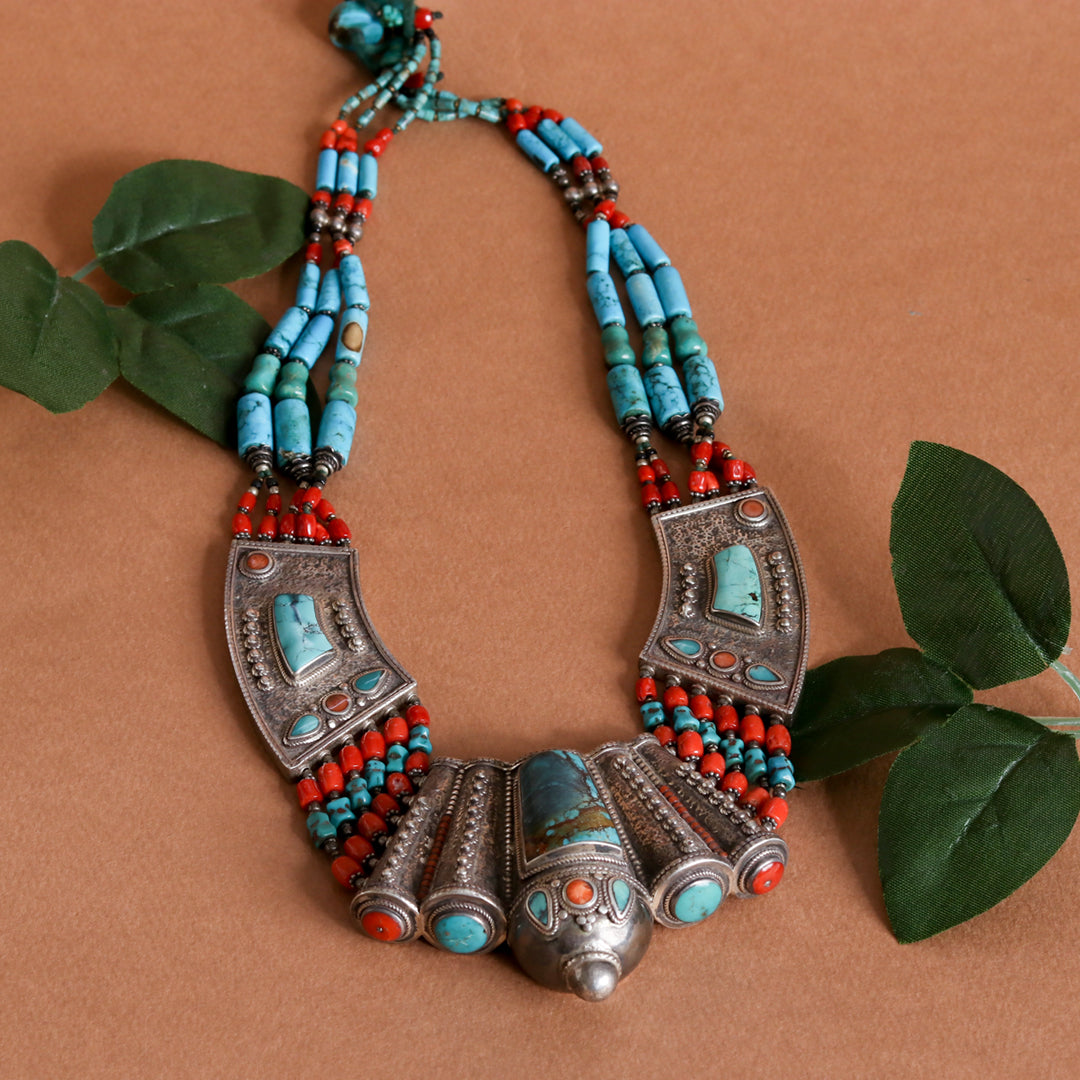 SILVER NECKLACE