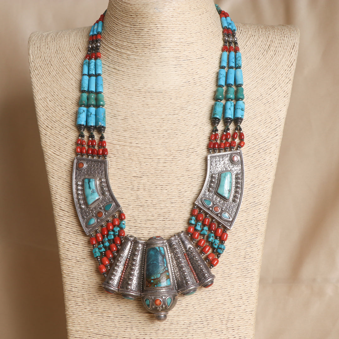 SILVER NECKLACE