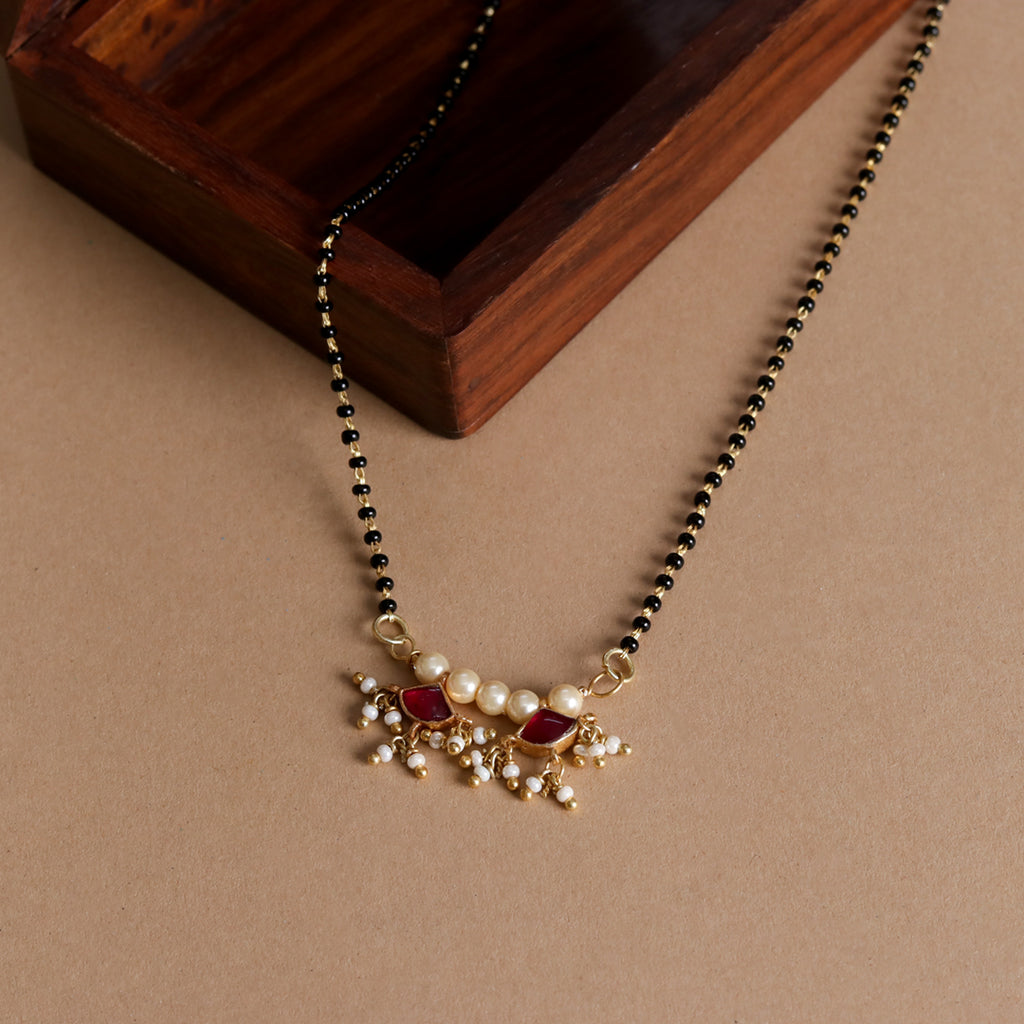 Kundan Triangle Mangalsutra