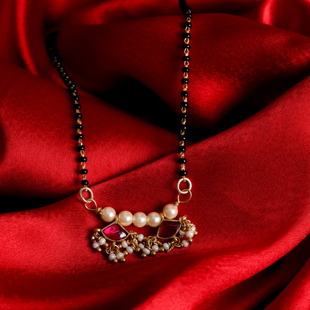 Kundan Triangle Mangalsutra