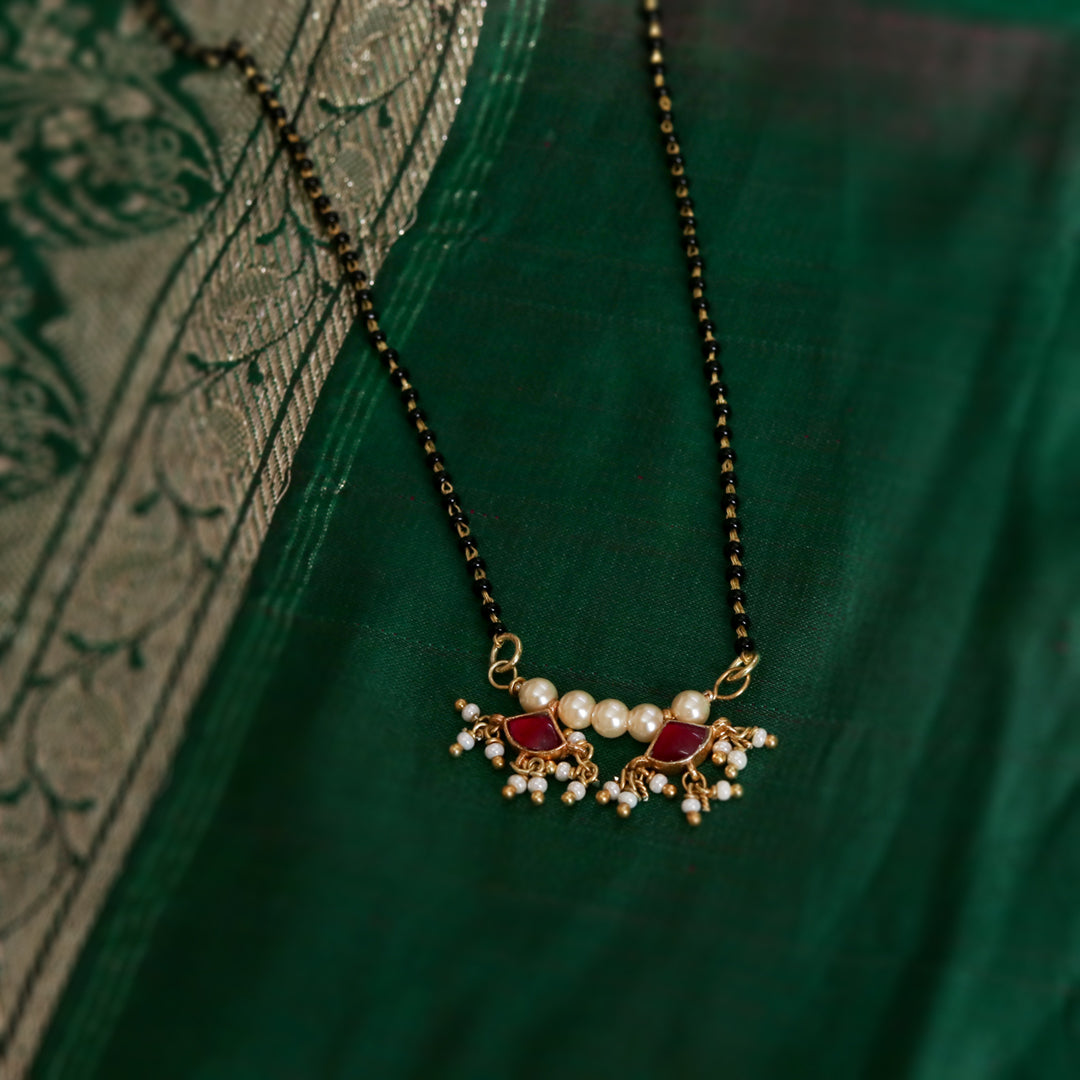 Kundan Triangle Mangalsutra