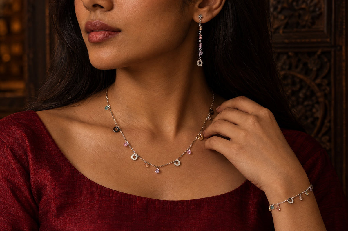 Model wearing the Pratha Jewellery Set