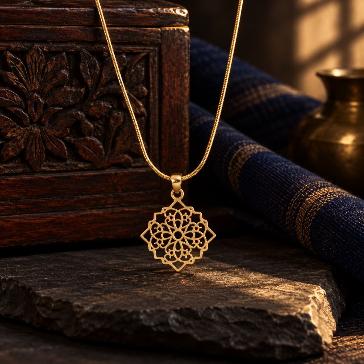 PENDANT – styled photo