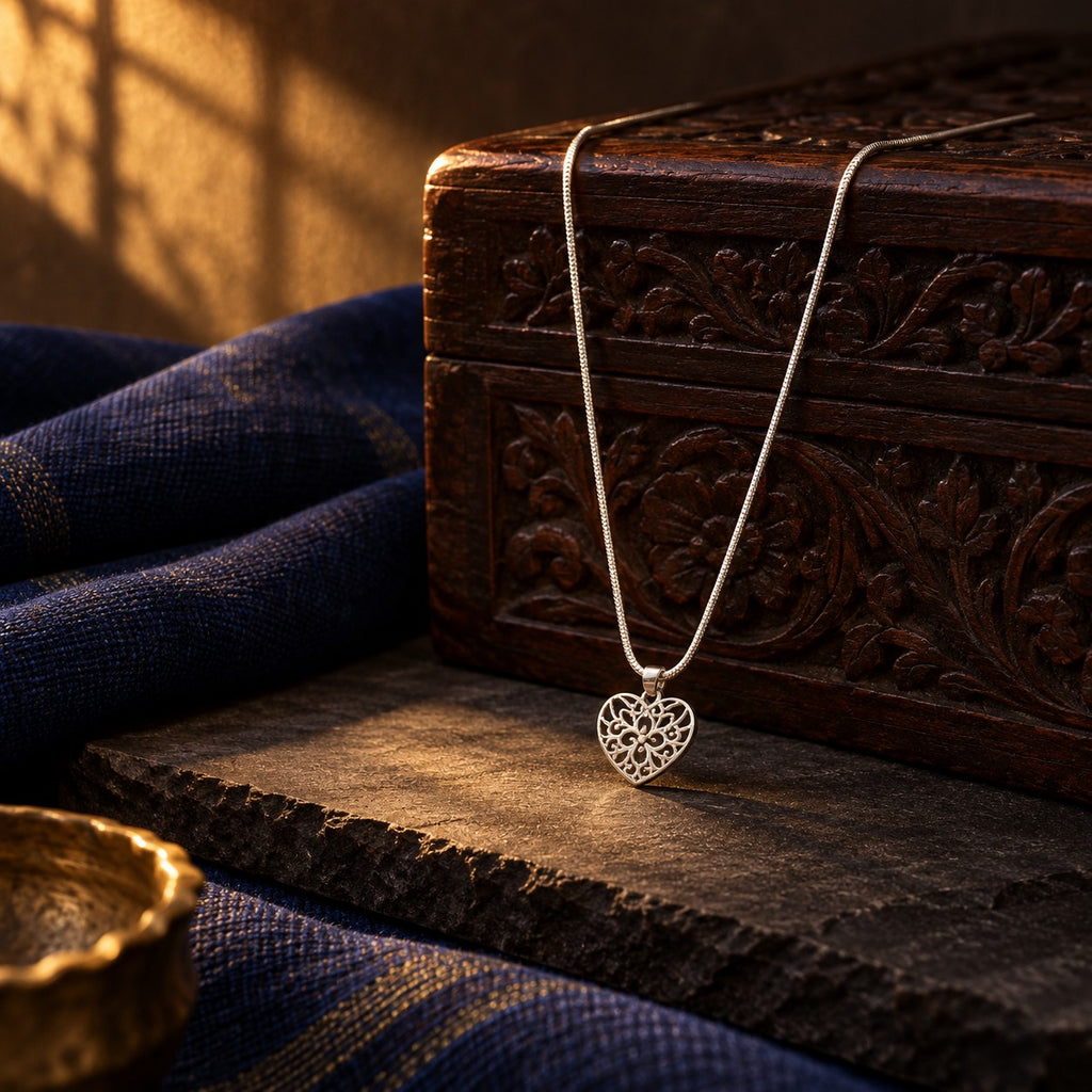 PENDANT – styled photo