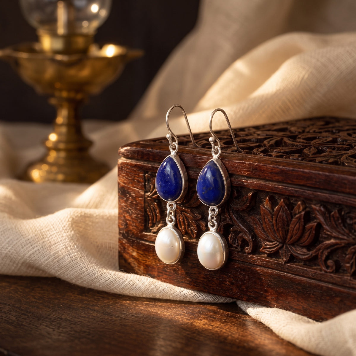 Lapiz Pearl earrings – styled photo