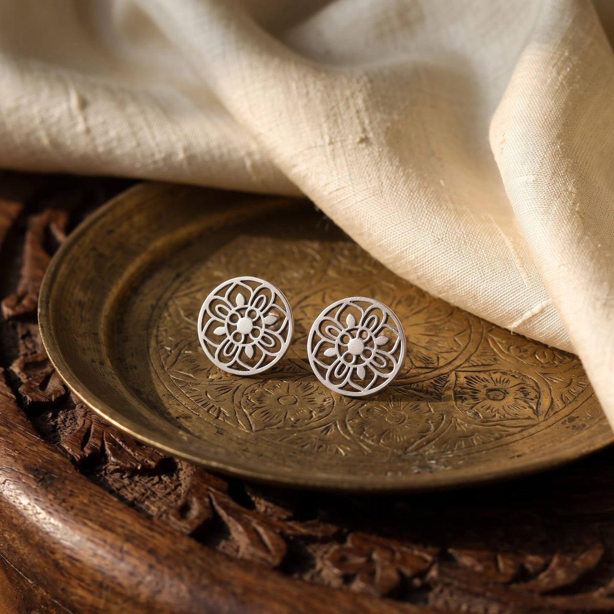 Silver-Tone Floral Cutwork Round Studs – Stud earrings