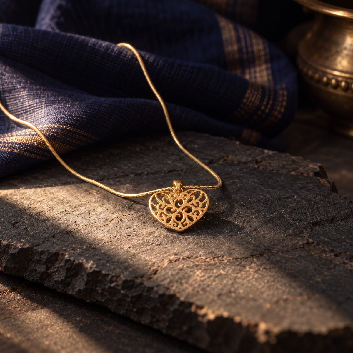 PENDANT – styled photo