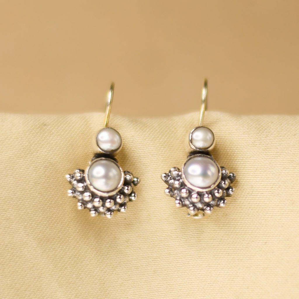 Pearl Rawa Hooks