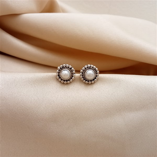 Pearl Studds