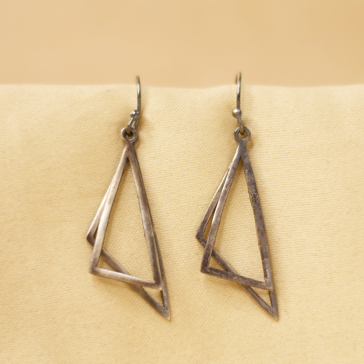 Geometrical Hooks