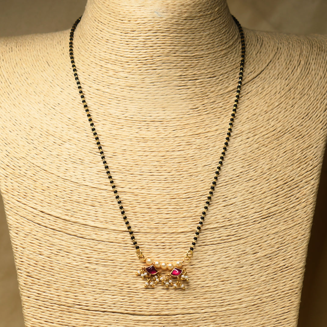 Kundan Triangle Mangalsutra