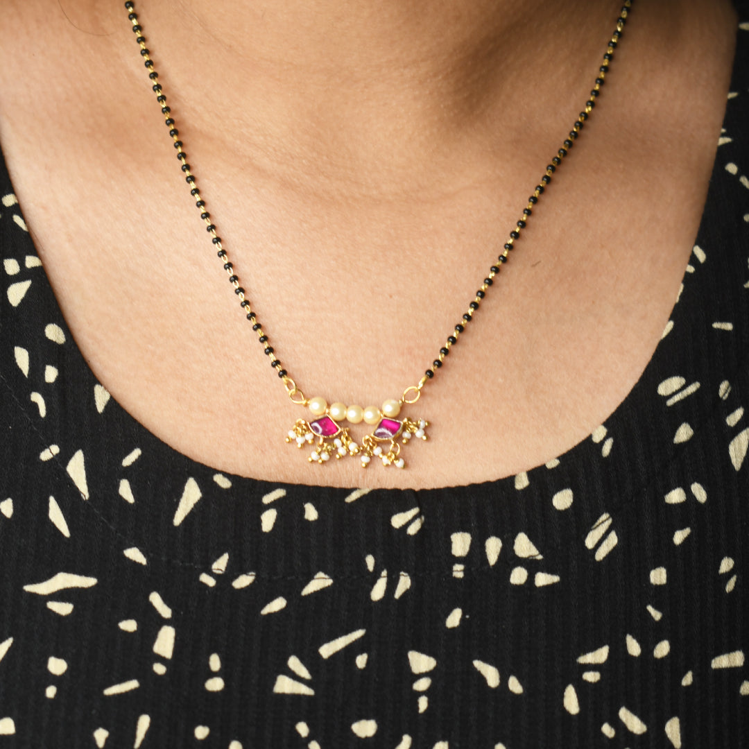 Kundan Triangle Mangalsutra