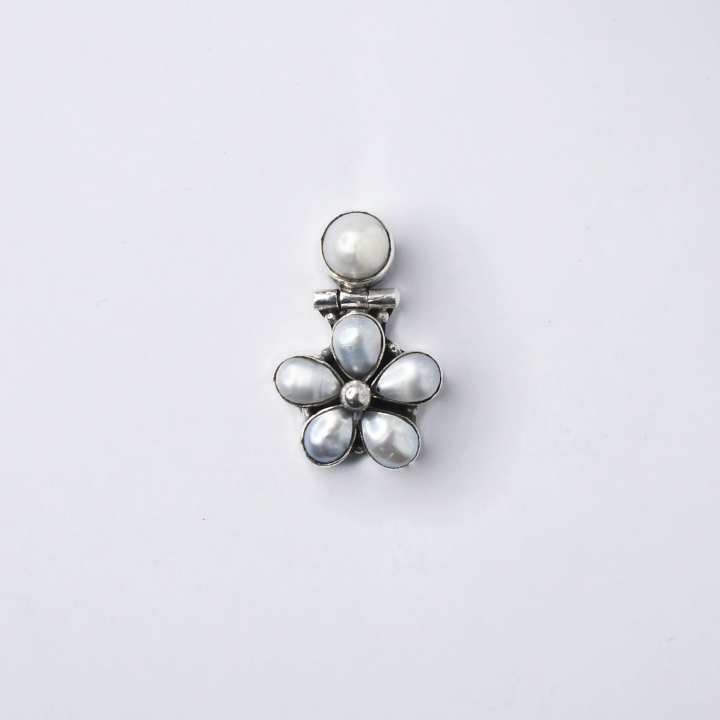 Floral Pearl Pendant