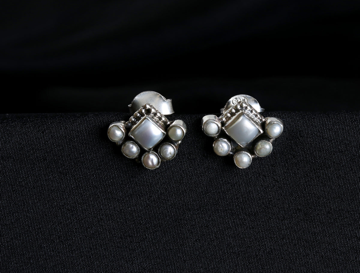 Pearl Studds