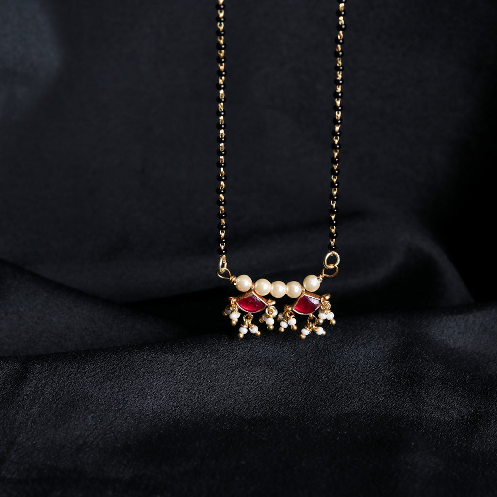 Kundan Triangle Mangalsutra